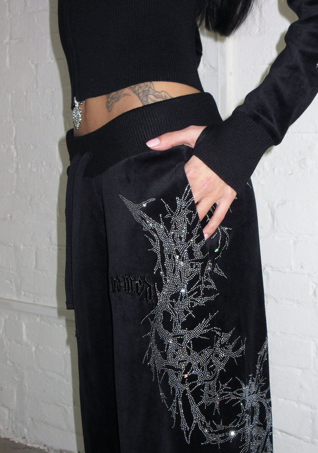 CURSE RHINESTONE VELOUR SWEATPANTS BLACK