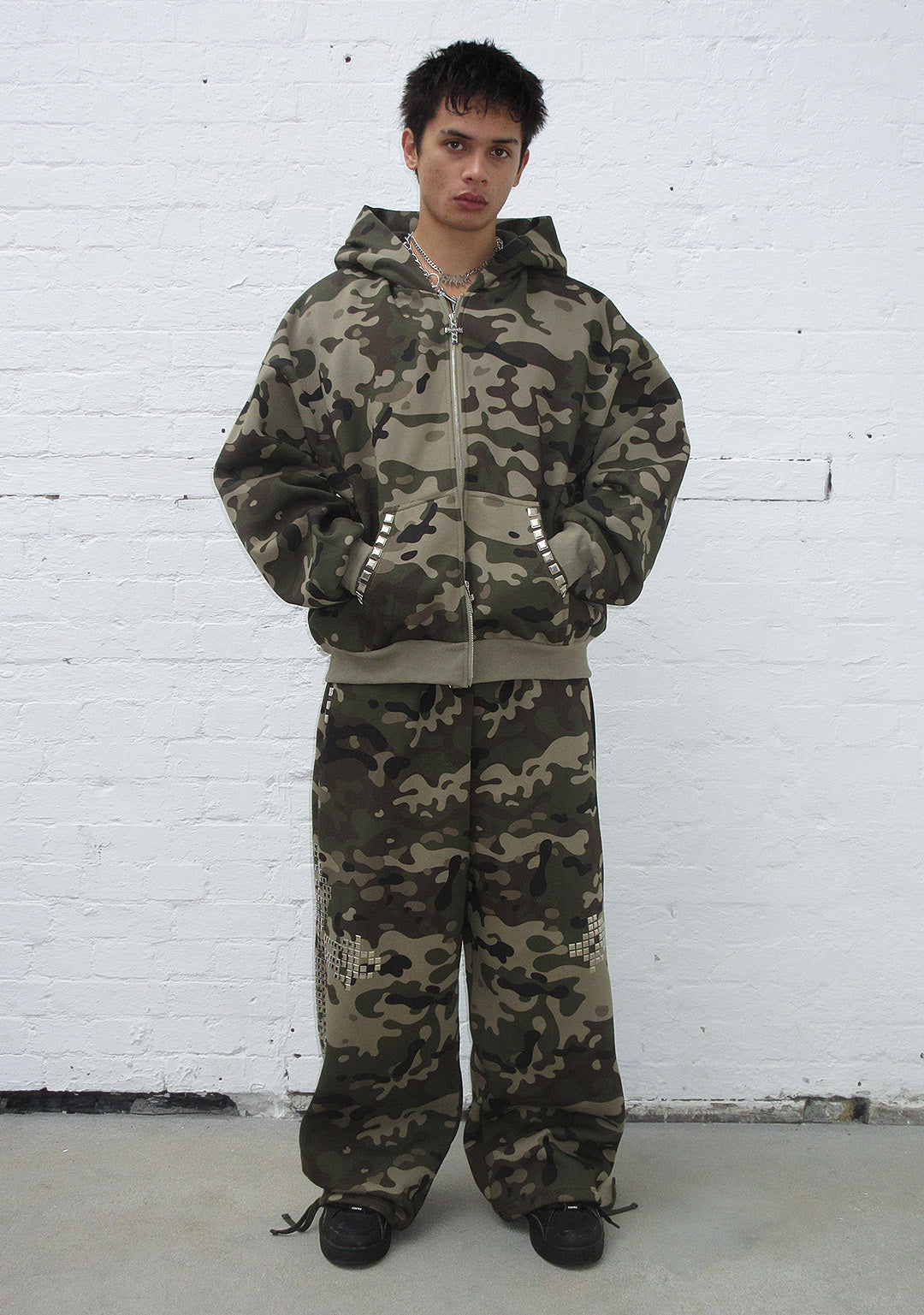 FAITHFUL STUDDED OVERSIZED SWEATPANTS CAMO