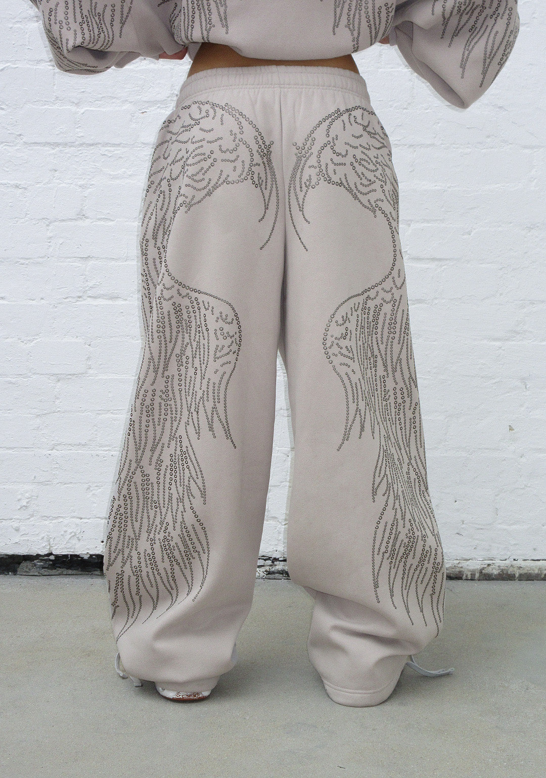 FALLEN STUDDED OVERSIZED SWEATPANTS BONE